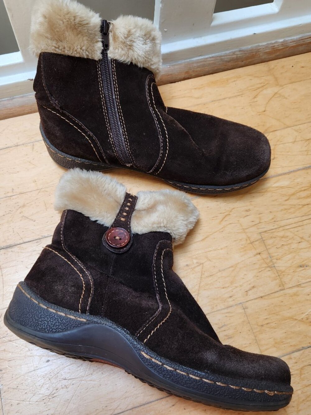 Bare Traps brown suede sherpa boots / 8.5